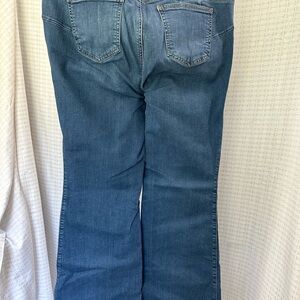 Bombshell Torrid size 16R jeans